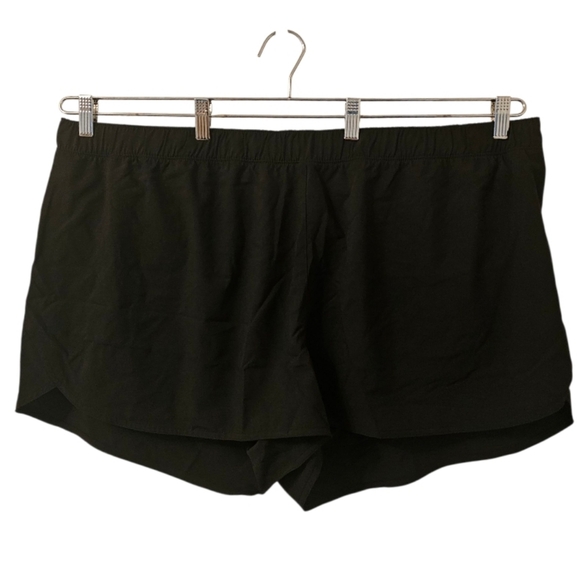 Old Navy Pants - Black Old Navy Women's Mid-Rise StretchTech Run Shorts